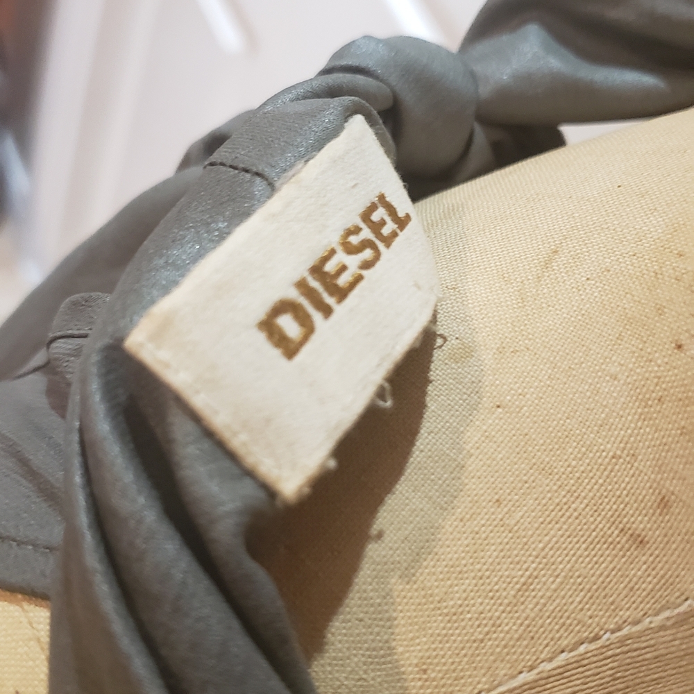 Open back halter top - Picture 3 of 5